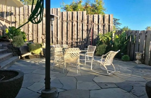 Berkeley Hills Apartment | Just built, sunny, modern, quiet 1 bedrm Apartment