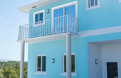Jimmy Hill Villa | Just steps to a beautiful beach