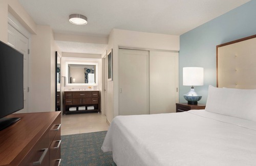 Villas Hotel | Just What You Were Looking For! 3 Comfortable Units, Pool