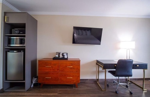 Ocala Apartment | Just What You Were Looking For! Free Breakfast, Onsite Pool, Free Parking