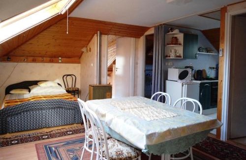 Heviz House | Károly Vendégház