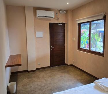 Catangnan Hotel | Kāpena Siargao