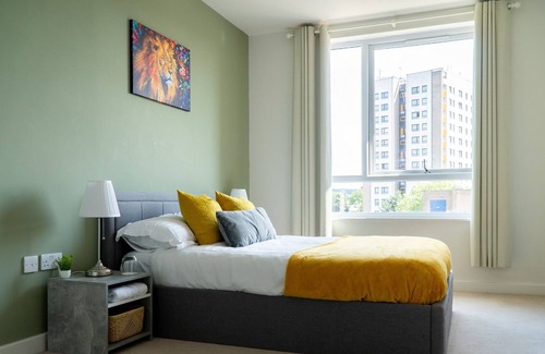 Hatfield Apartment | K Suites - Stunning 2 bed Apt w/ free parking