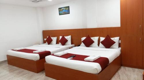 Triplicane Hotel | K11 Express - Opp Express Avenue