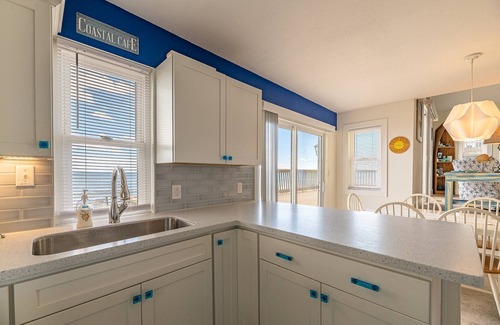 South Nags Head House | K1128 Sun Trippin'. OCEANFRONT, Large Sun Decks, Well Cared For!