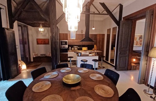 Erzsebetvaros Apartment | K18 Industrial luxury front and rear balcony epicenter of downtown/party area.