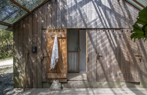 Tintagel Cabin | K2 Kudhva Treehouse Cabin for 2 in Tintagel