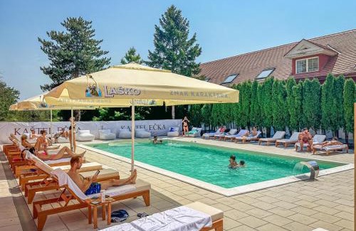 Ecka Hotel | Kaštel Ečka