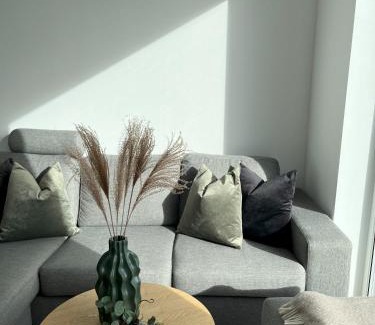 Vagan Apartment | Kabelvåg - Moderne og romslig bolig ved havet