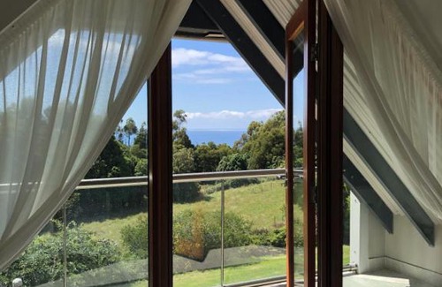Apollo Bay House | Kahmahnee - Apollo Bay dog friendly retreat