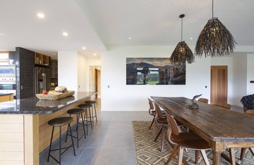 Lower Shotover House | Kaingarua - Large home with hot tub and sauna