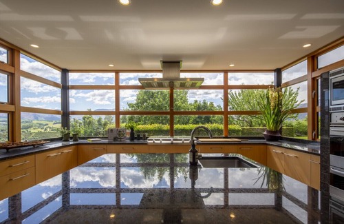 Lower Shotover House | Kaingarua - Large home with hot tub and sauna