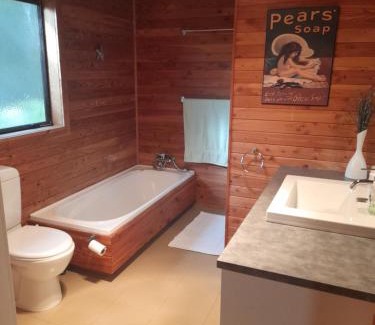 Ngaio Bay House | Kaiteriteri Affordable Luxury Something Special