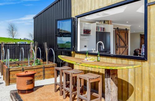 Otorohanga District House | Kakepuku View and Spa Retreat - Te Awamutu