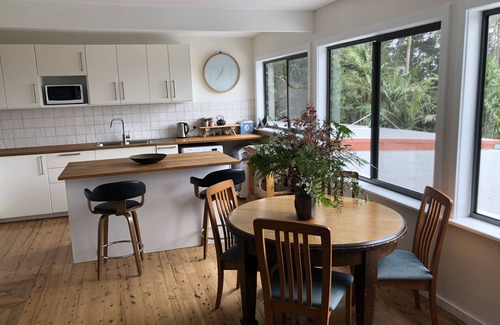 Austinmer Cottage | Kali Cottage between the Sea and the Ridge