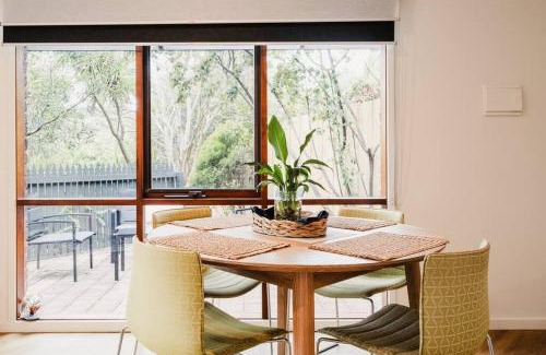 Ocean Grove House | Kalinga Retreat - 12pm checkout - walk to Blue Lake