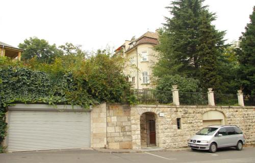 Gellert Hill Bed & Breakfast | Kalmár Panzió