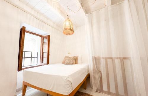Historic Castle District Apartment | Kalma - Hidden Gem in the Heart of Cagliari with Green Sardinian Charm