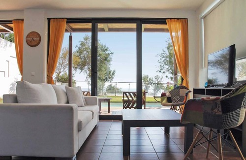 Nea Moudania Villa | Kalma Villa VI, Stunning villa in Nea Moudania w/