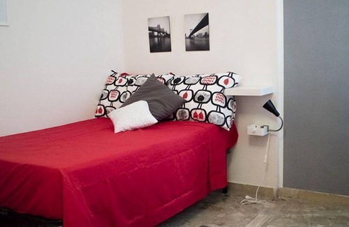 Quartiere XVII Trieste Apartment | KAMCHŪ APARTMENTS: DOUBLE PRIVATE BEDROOM, close to TUBE, GARDEN view #G2