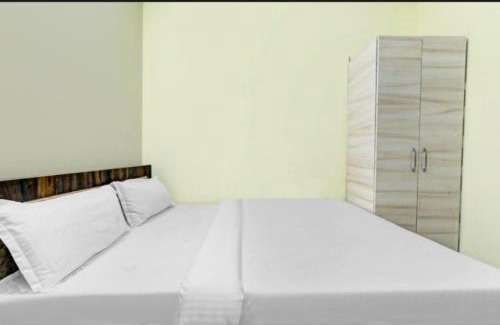 Charbagh Hotel | Kanchenjunga Himalayan View Darjeeling 'Hotel Broadway Annecy ' Near Mall Road with #Wi-Fi #Restaurant #Premium & Spacious Room #Prime Location - Best Seller Hotel in Darjeeling