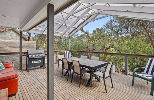 Anglesea House | Kanga Beach House, just moments from the beach and golf course