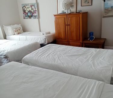 Port Elizabeth Central House | Kardinal guesthouse on 44 St Phillips street