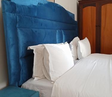 Port Elizabeth Central House | Kardinal guesthouse on 44 St Phillips street