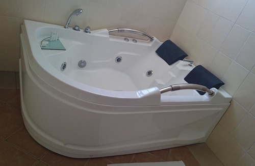 Langata Hotel | Karen Ndege House Inn