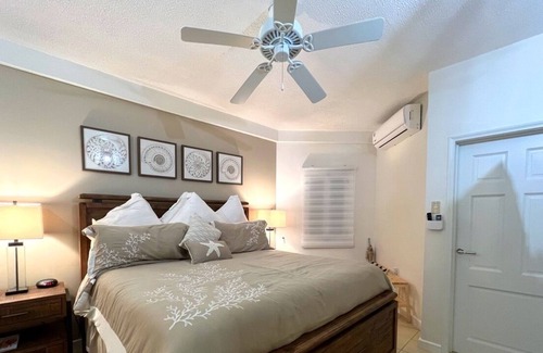 Lowlands Villa | KARISSA's is a Stylish 2-bedroom Suite with a private pool & gas BBQ