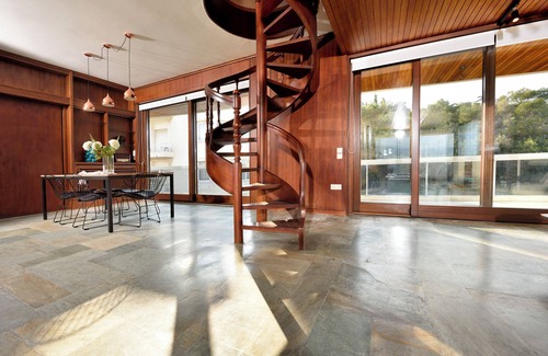 Anafiotika House | Karyatis Luxury Maisonette by K&K