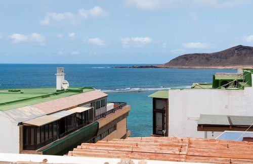 Las Palmas de Gran Canaria Apartment | Kasa apartment, one step away from Las Canteras beach.