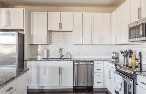 Charlotte Apartment | Kasa | Family-Friendly Spot Near NASCAR Hall of Fame | Dilworth