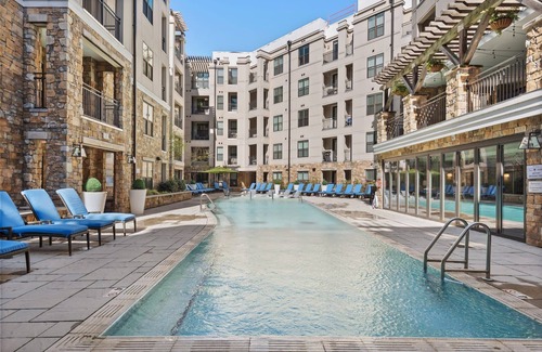 Charlotte Apartment | Kasa | Family-Friendly Spot Near NASCAR Hall of Fame | Dilworth
