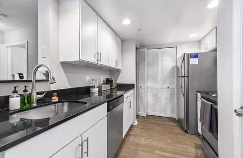 Delray Beach Apartment | Kasa | Inviting 2 BD + Amenity Access | Delray Beach
