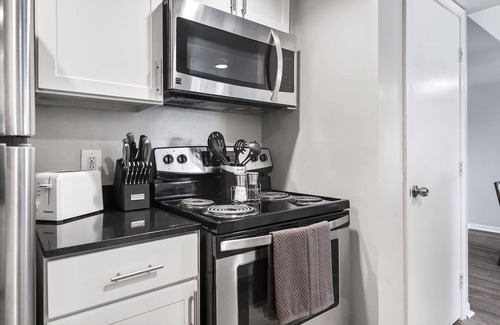 Delray Beach Apartment | Kasa | Inviting 2 BD + Amenity Access | Delray Beach