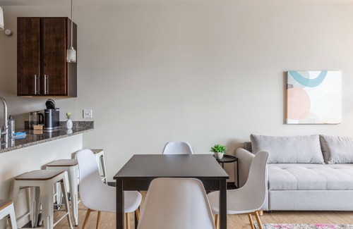 Westown Apartment | Kasa Westown Milwaukee