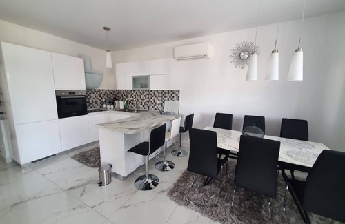 Kastel Novi Apartment | Kastel Novi Elegant and Stylish Apartment With Terrace and Patio