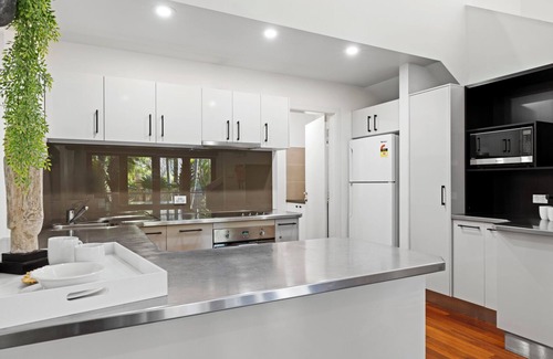 Coffs Harbour House | Kasuari - Steps to Resort Pool, Beach Front Location