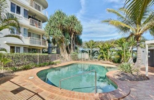 Buddina Apartment | Kawana Waters Ocean Front Unit-Surfside Resort Sunshine Coast