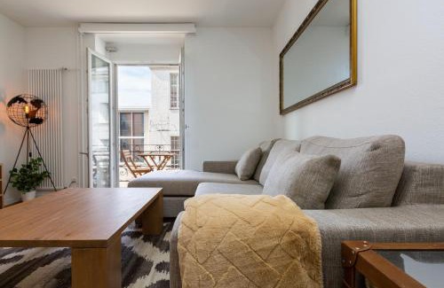 Werd Apartment | KAYA Zurich Apartment 2A - Downtown 2BR Apt with Balcony