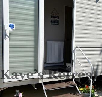 Newquay House | Kayes Retreat Three bed caravan Newquay Bay Resort Quieter area of park