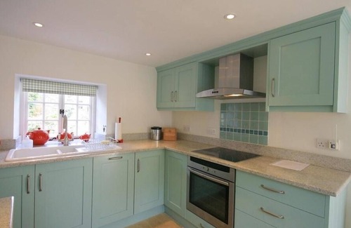 Kingham Cottage | KEEN COTTAGE, family friendly, character holiday cottage in Kingham