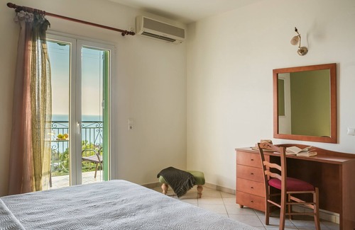 Mousata Apartment | Kefalonia, Lourdata studios (Eagle's Nest) with stunning sea view, swimming pool