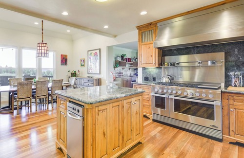 Kelseyville Villa | Kelseyville Home w/Private Pool & Vineyard Views!