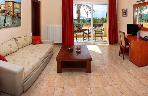 Neos Marmaras Hotel | Kelyfos Hotel Bungalows and Suites