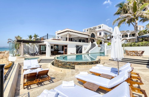 Centro Villa | Kempa Cabo|Staffed Property|Beach Front|
