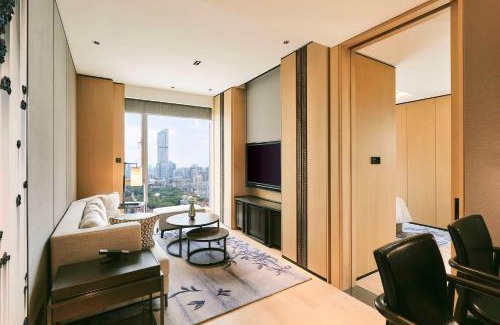 East Huanshi Road Hotel | Kempinski Residences Guangzhou - Free shuttle between hotel and Exhibition Center during Canton Fair & Exhibitor registration Counter