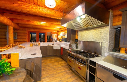 Soldotna Bed & Breakfast | Kenai River Sockeye Fishing! Owner approval required-1 Room Only of 7 room lodge