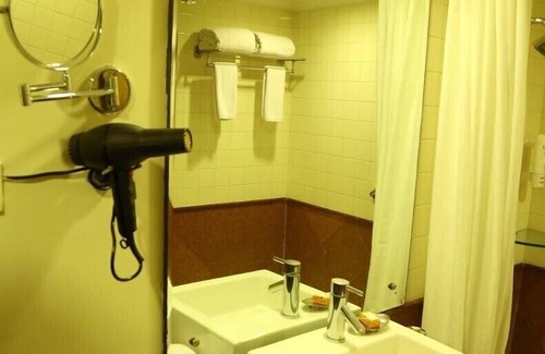 Tirupati Hotel | Kences, Tirupati